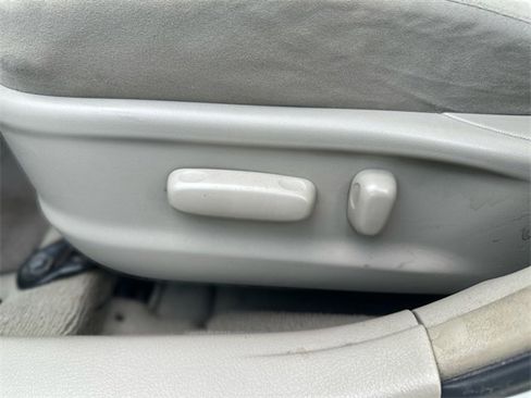 Used 2011 Toyota Camry SE image 13