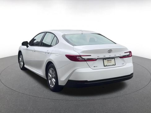 Used 2025 Toyota Camry LE image 11