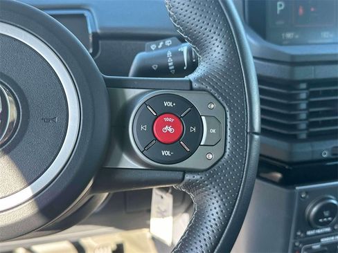 Used 2025 INEOS Grenadier Fieldmaster Edition image 21