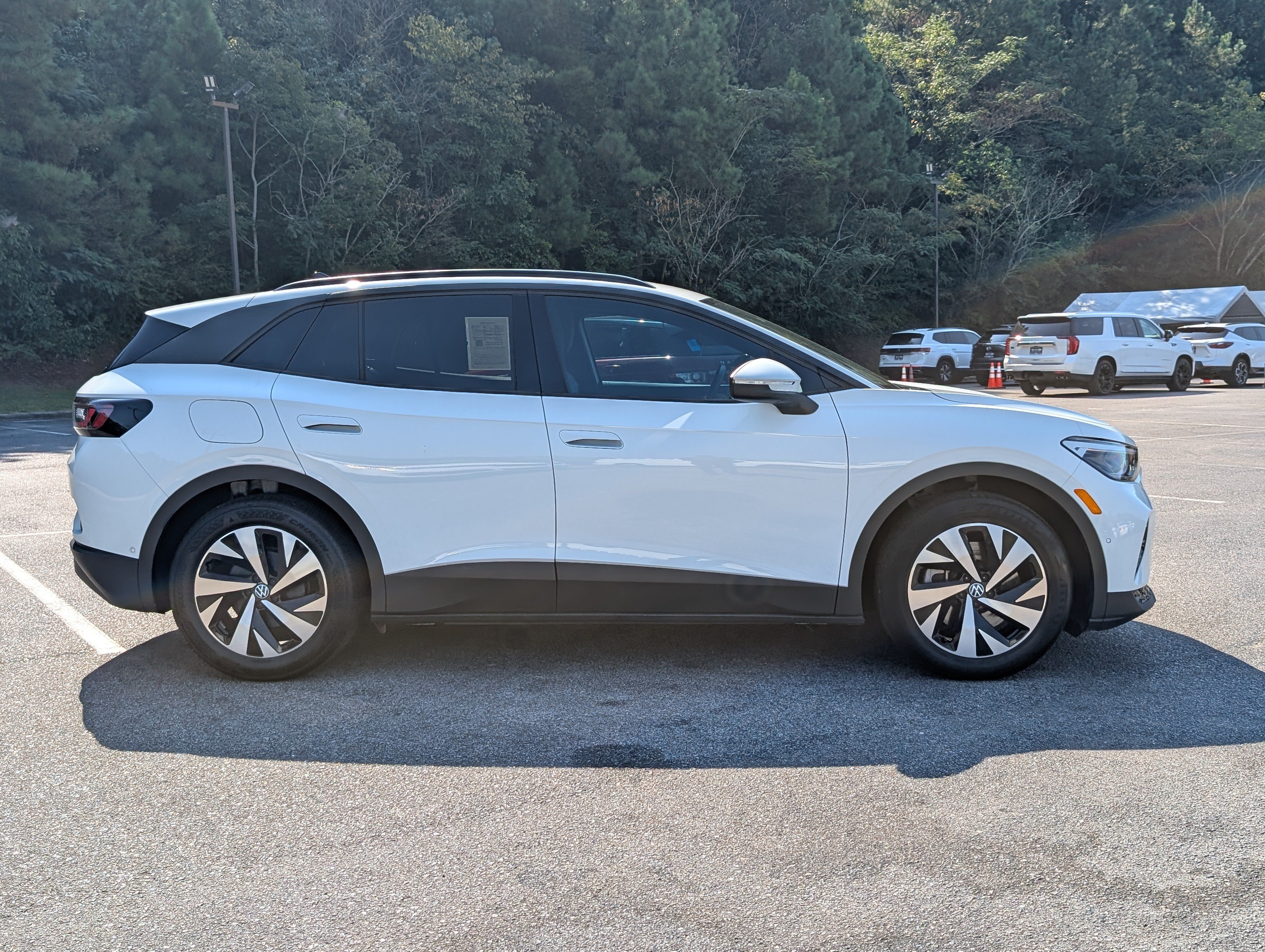 Used 2023 Volkswagen ID.4 2WD image 11
