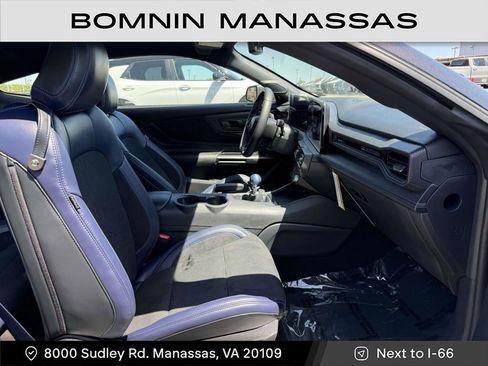 Used 2025 Ford Mustang Dark Horse image 9