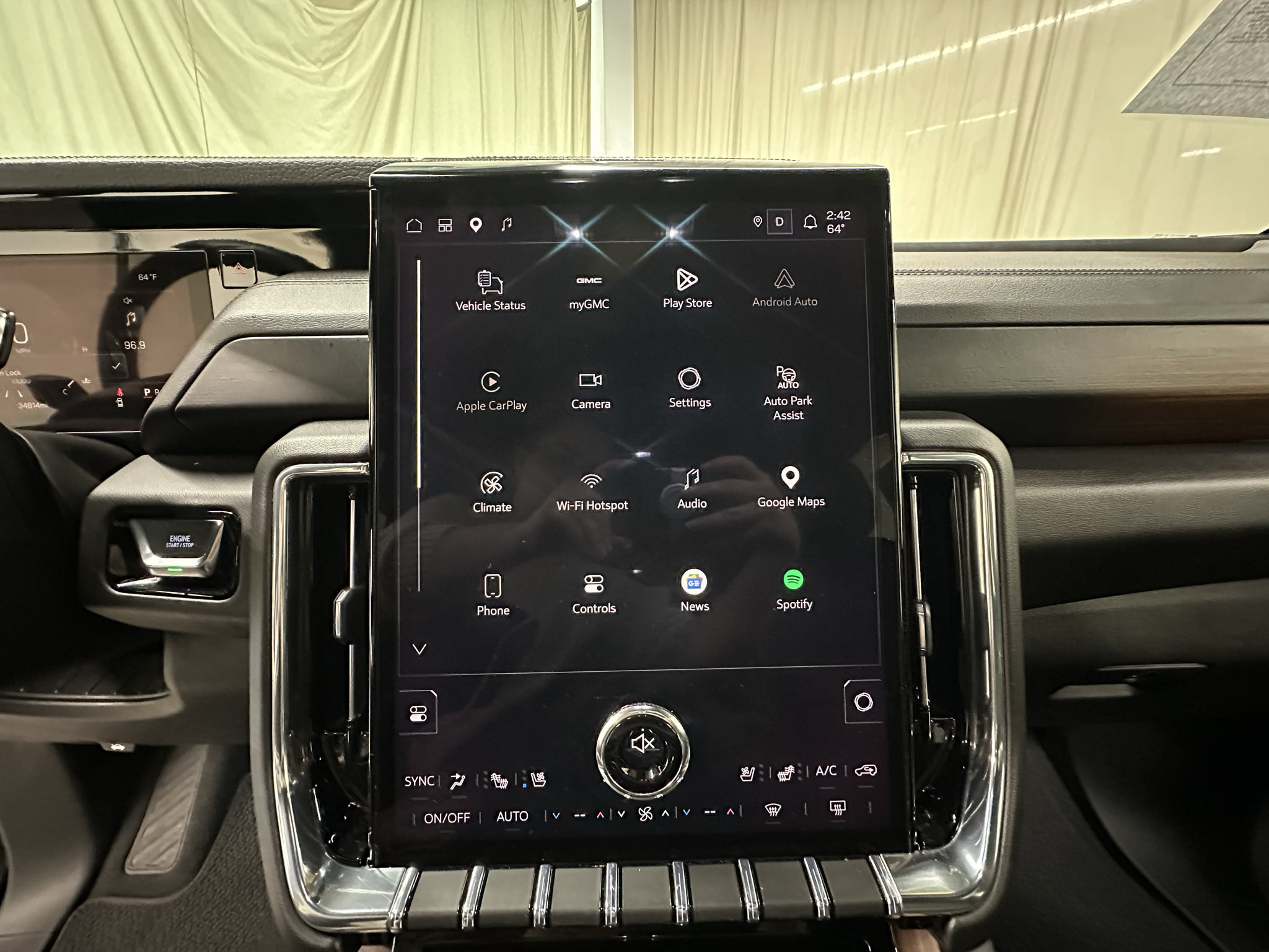 Certified 2025 GMC Yukon Denali AWD/4WD image 31