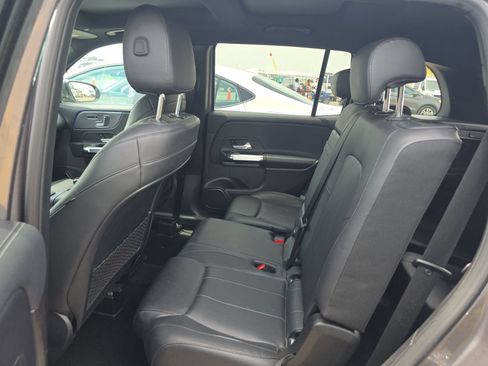 Used 2020 Mercedes-Benz GLB 250 w/ Premium Package image 11