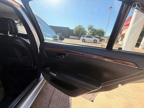Used 2009 Mercedes-Benz S 550 image 12