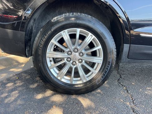 Used 2018 Cadillac XT5 FWD image 9