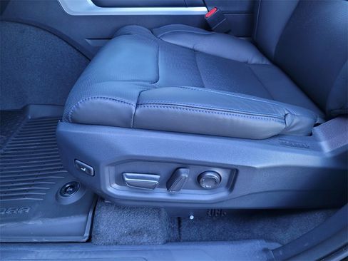 New 2025 Toyota Tundra Platinum image 12