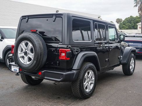 Used 2018 Jeep Wrangler Unlimited Rubicon AWD/4WD image 7