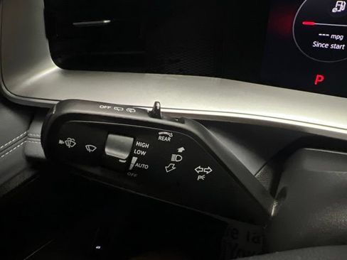 Used 2025 Volkswagen Tiguan SE R-Line AWD/4WD image 22