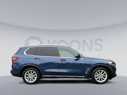 Used 2022 BMW X5 xDrive40i w/ Parking Assistance Package image 7