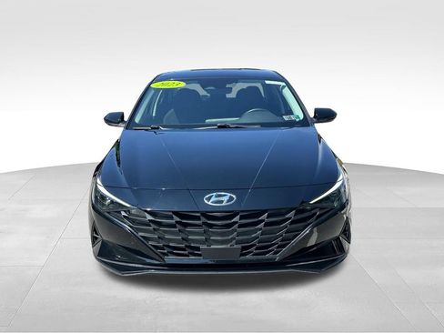 Used 2023 Hyundai Elantra SEL w/ Convenience Package FWD image 2