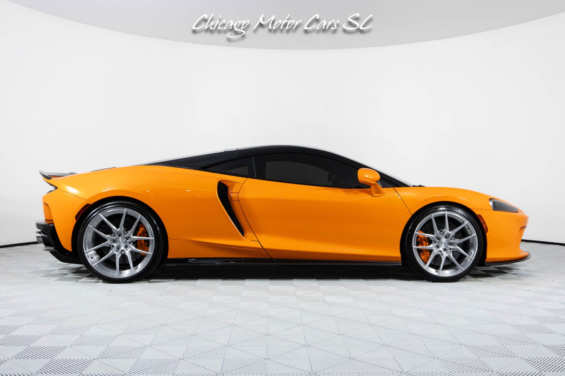 Used 2023 McLaren GT RWD image 9
