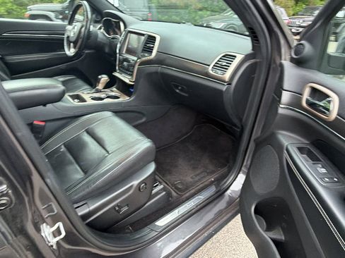 Used 2017 Jeep Grand Cherokee Limited w/ Luxury Group II RWD image 20