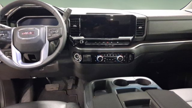 Used 2026 GMC Sierra 1500 SLT AWD/4WD image 10