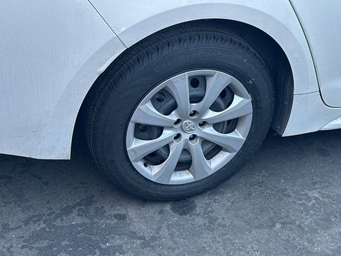 Used 2023 Toyota Corolla LE image 7