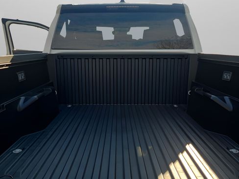 Certified 2025 Toyota Tacoma SR5 image 31