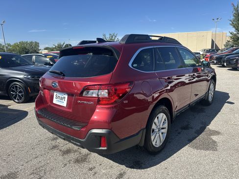 Used 2018 Subaru Outback 2.5i Premium AWD/4WD image 4