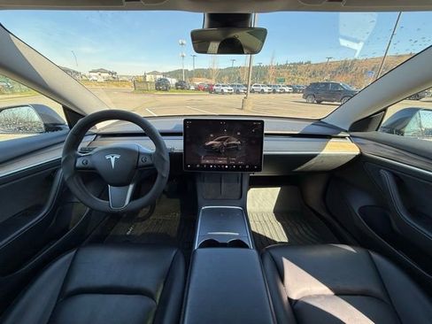 Used 2022 Tesla Model 3 image 11
