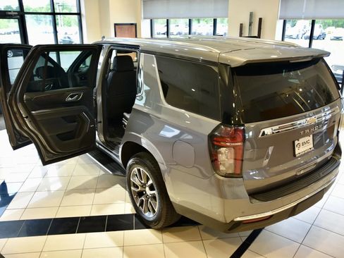 Used 2022 Chevrolet Tahoe LT w/ Luxury Package AWD/4WD image 8