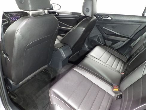 Used 2024 Volkswagen Jetta SE image 11