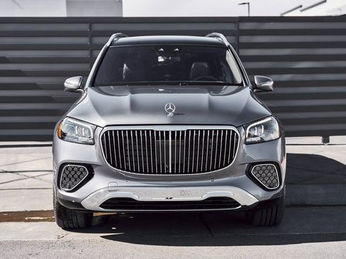 Used 2025 Mercedes-Benz Maybach GLS 600 4MATIC image 16
