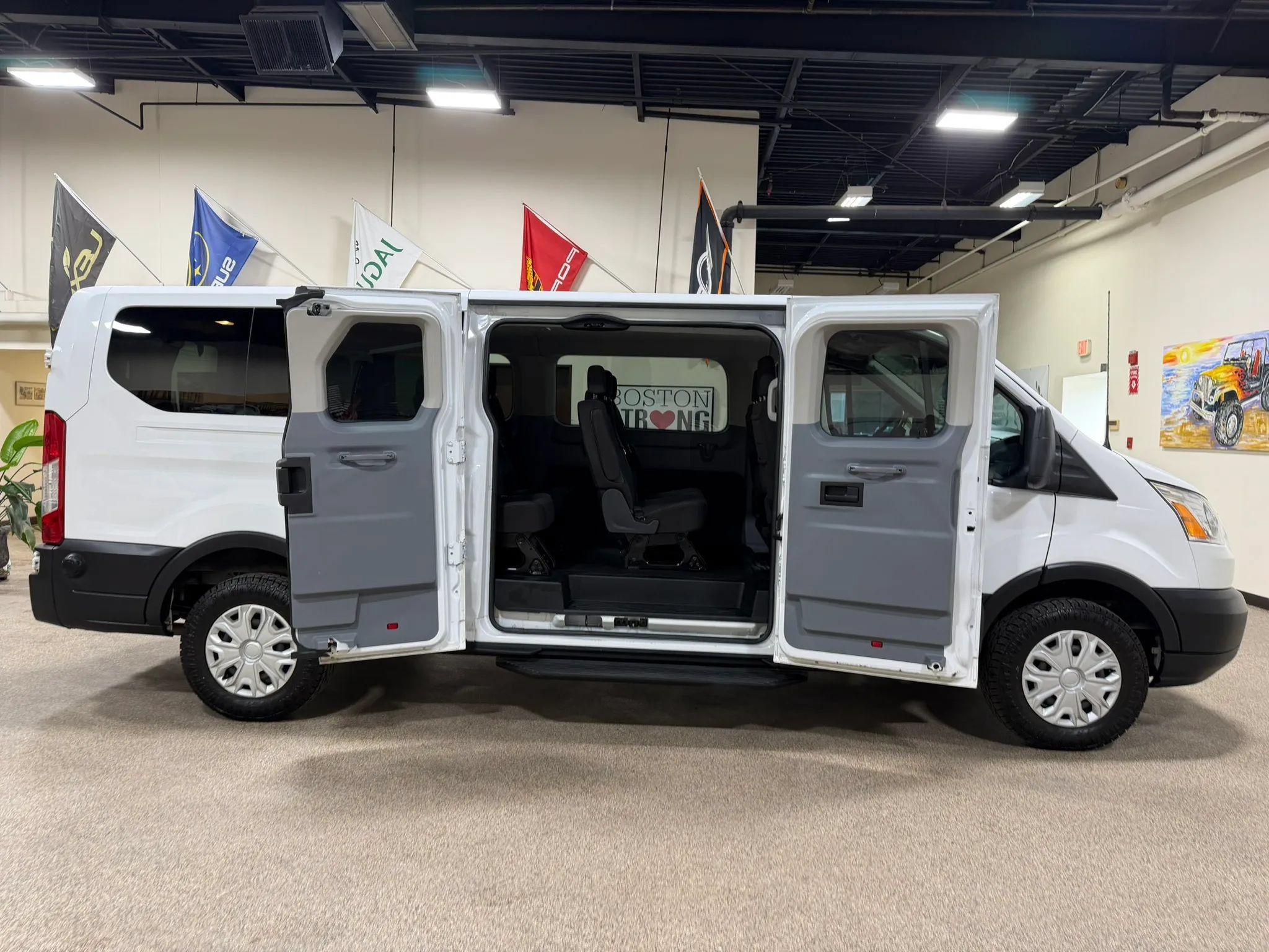 Used 2019 Ford Transit 350 XLT RWD image 26