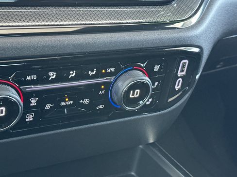 Used 2025 Chevrolet Silverado 1500 ZR2 w/ Technology Package image 31