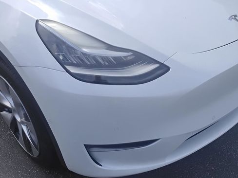 Used 2021 Tesla Model Y Long Range image 7