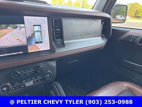 Used 2024 Ford Bronco Outer Banks image 16