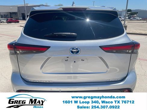 Used 2022 Toyota Highlander Limited FWD image 4
