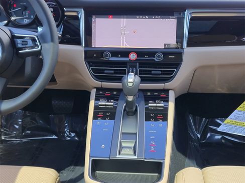 New 2025 Porsche Macan image 17
