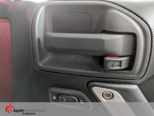 Used 2011 Jeep Wrangler Unlimited Sahara AWD/4WD image 32