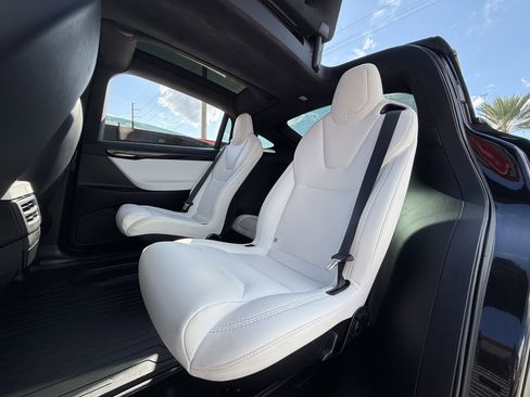 Used 2019 Tesla Model X 100D image 12