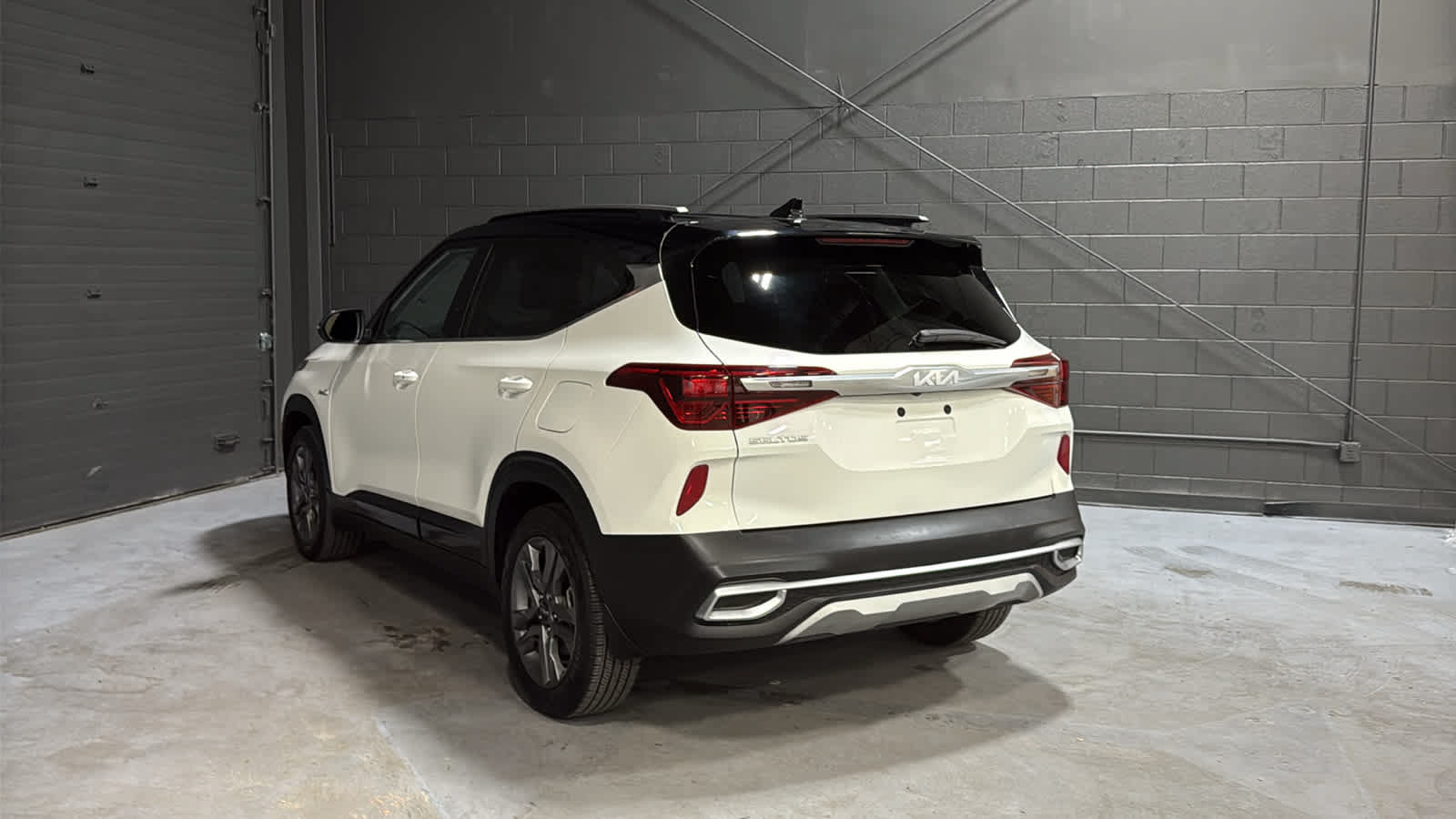 Used 2023 Kia Seltos S AWD/4WD image 6