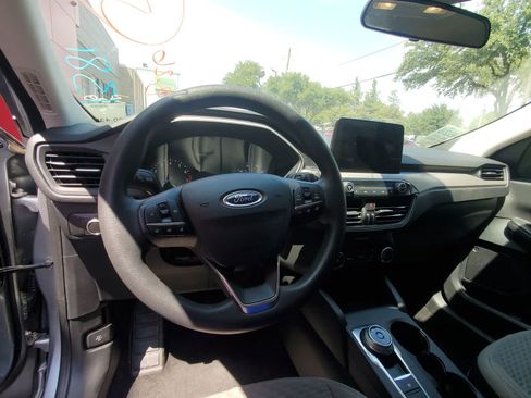 Used 2022 Ford Escape SE w/ SE Sport Appearance Package FWD image 13
