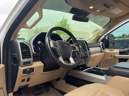 Used 2020 Ford F250 Lariat w/ Lariat Ultimate Package AWD/4WD image 9