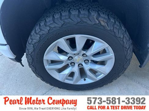 Used 2019 Chevrolet Silverado 1500 Custom w/ Custom Max Trailering Package AWD/4WD image 8