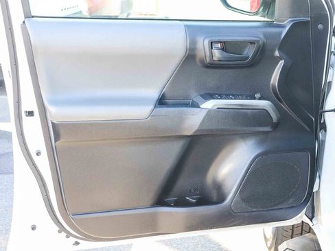 Used 2020 Toyota Tacoma SR5 image 22