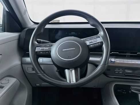 Used 2025 Hyundai Kona SEL FWD image 18