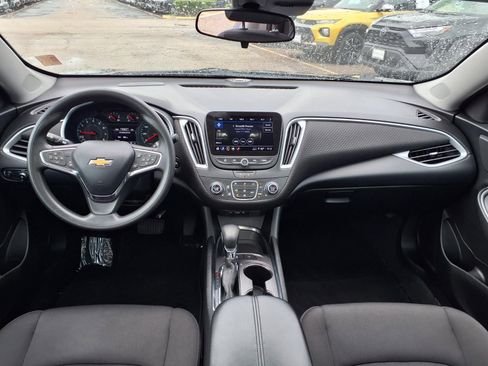 Used 2023 Chevrolet Malibu LT w/ Driver Confidence Package FWD image 3