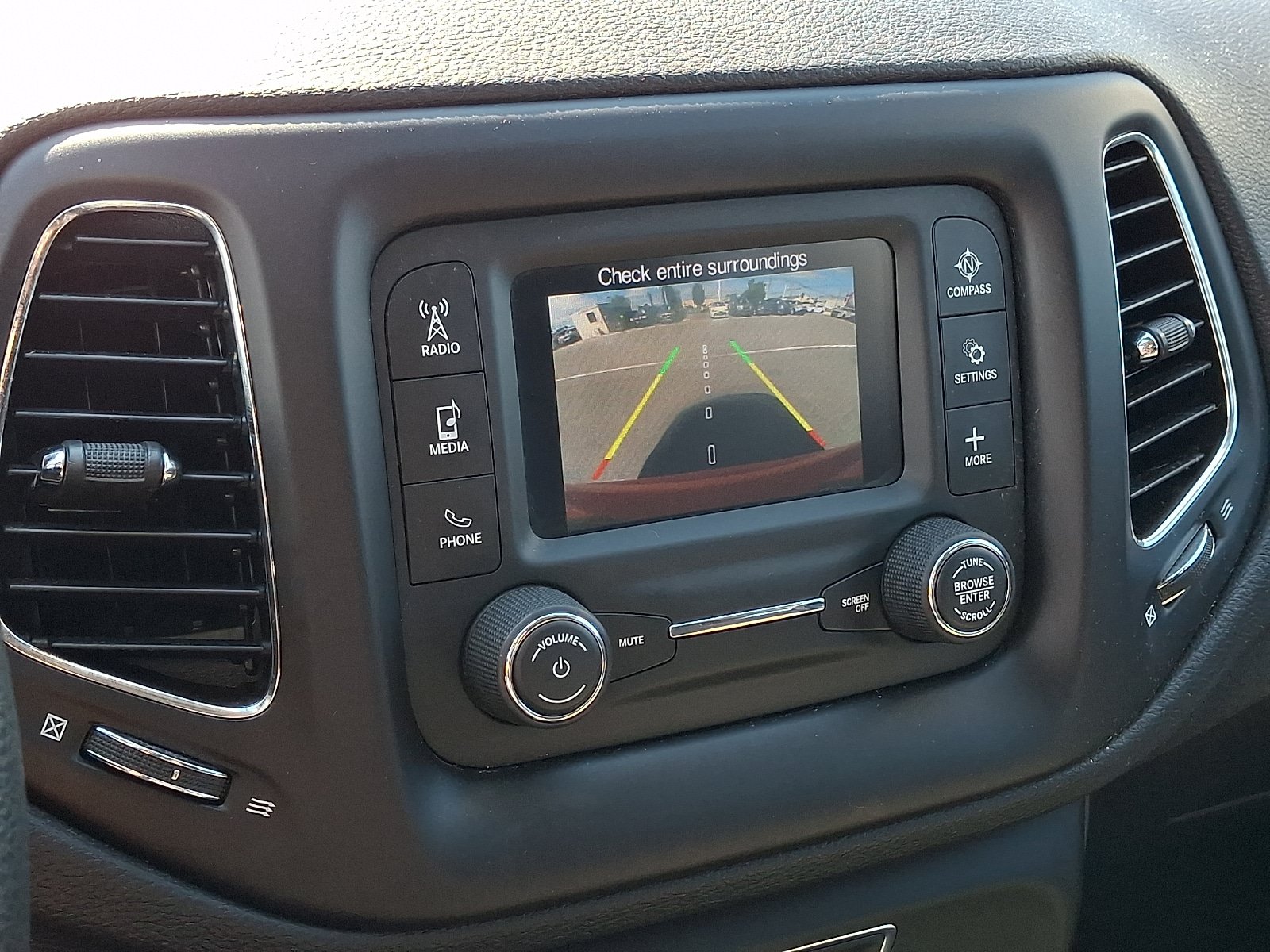 Used 2018 Jeep Compass Sport AWD/4WD image 19