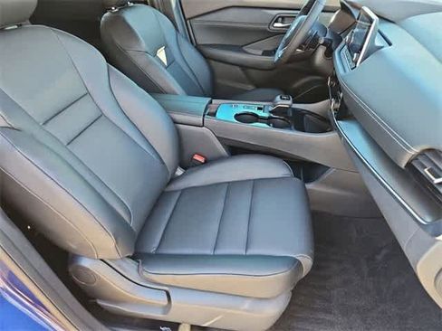 Used 2022 Nissan Rogue SV w/ SV Premium Package image 22