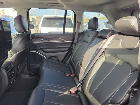 Used 2023 Jeep Grand Cherokee 4WD 4xe w/ Luxury Tech Group II image 12