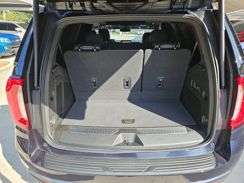 Certified 2023 GMC Yukon AT4 w/ AT4 Premium Plus Package AWD/4WD image 22