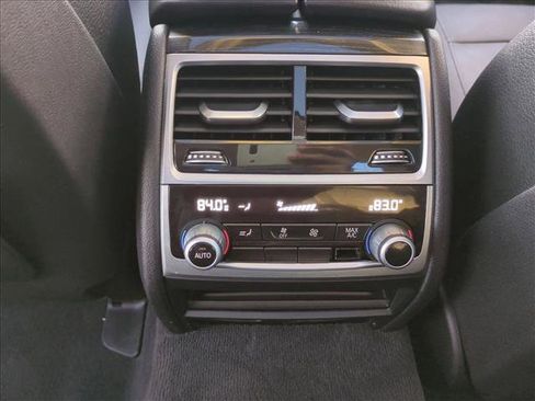 Used 2017 BMW 740i image 18