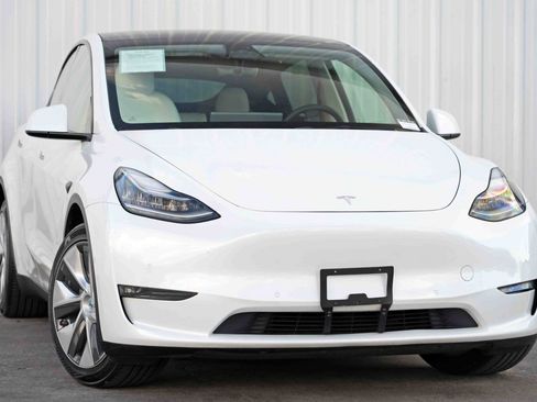 Used 2021 Tesla Model Y Long Range image 4