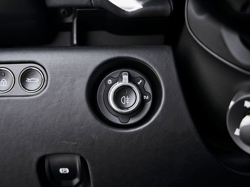 Used 2024 McLaren Artura image 45