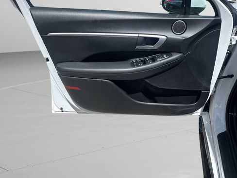 Used 2025 Hyundai Sonata SEL FWD image 9