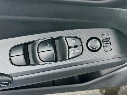 Used 2024 Nissan Altima 2.5 SV image 15