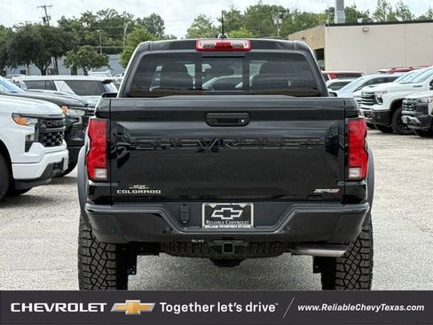 New 2026 Chevrolet Colorado ZR2 w/ Technology Package AWD/4WD image 7