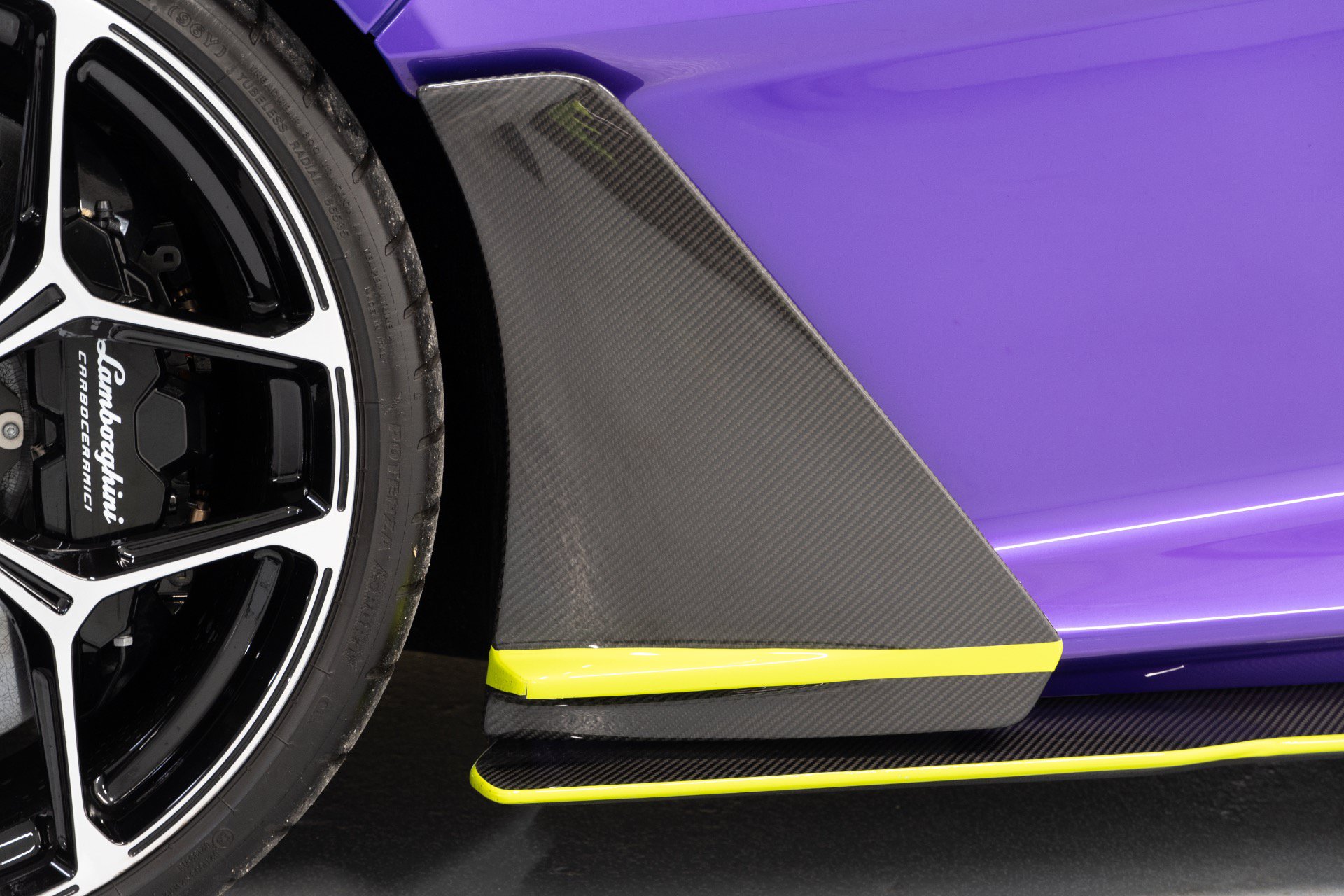 Used 2024 Lamborghini Revuelto AWD/4WD image 8